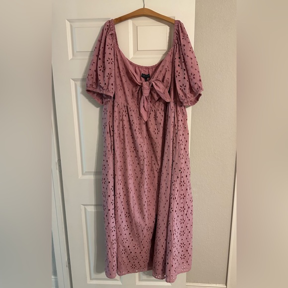 ELOQUII Women's Plus Size Eyelet Tie Front Maxi Dress Size 28 - Picture 3 of 6